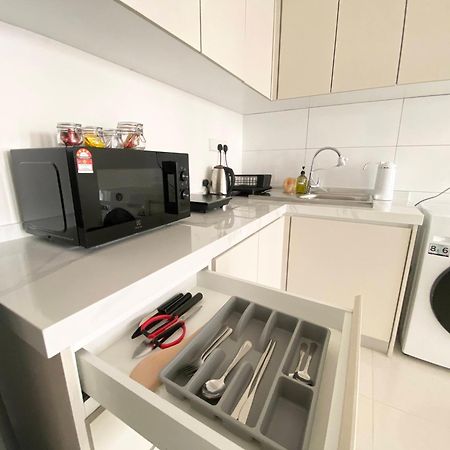 Highpark Suites Kelana Jaya, Petaling Jaya By Sleepy Bear Ngoại thất bức ảnh